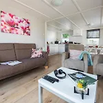 Bicycle Storage - Close To Efteling & Safaripark Beekse Bergen & Parking! Σαλέ
