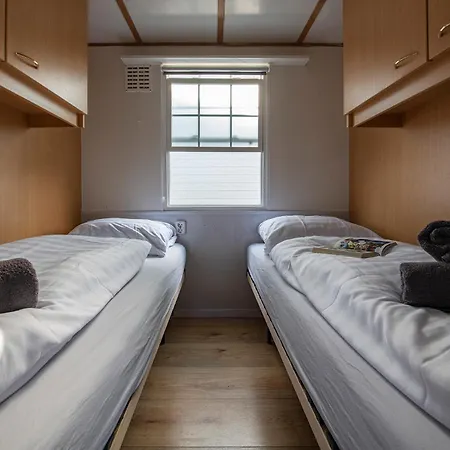 Bicycle Storage - Close To Efteling & Safaripark Beekse Bergen & Parking! 木屋