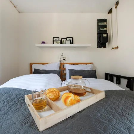 Bicycle Storage - Close To Efteling & Safaripark Beekse Bergen & Parking! *