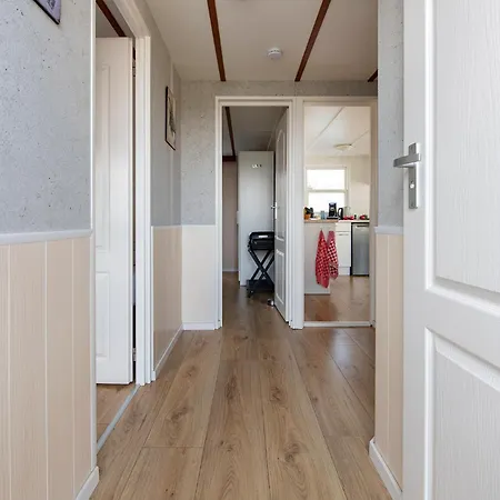 Bicycle Storage - Close To Efteling & Safaripark Beekse Bergen & Parking! *