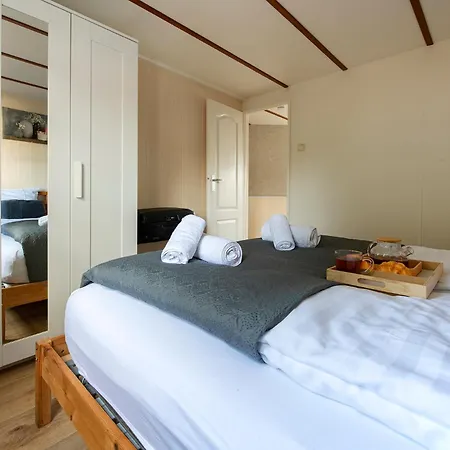 Bicycle Storage - Close To Efteling & Safaripark Beekse Bergen & Parking! 木屋 *