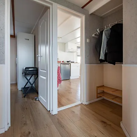 Bicycle Storage - Close To Efteling & Safaripark Beekse Bergen & Parking! *