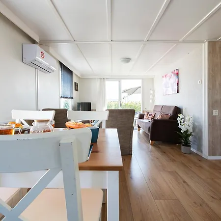 Bicycle Storage - Close To Efteling & Safaripark Beekse Bergen & Parking!