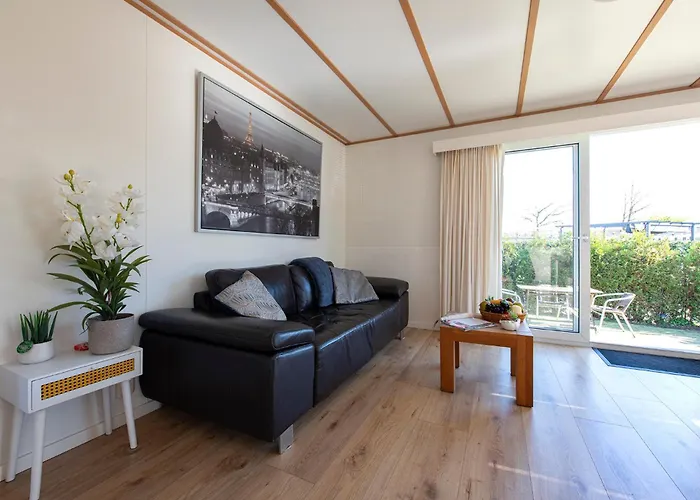 Bicycle Storage - Close To Efteling & Safaripark Beekse Bergen & Parking! *