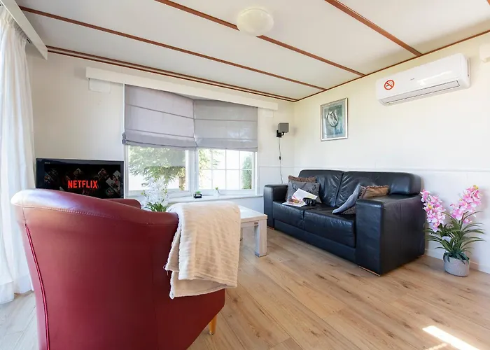 Bicycle Storage - Close To Efteling & Safaripark Beekse Bergen & Parking!