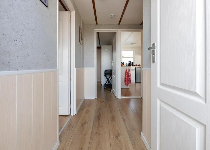 Bicycle Storage - Close To Efteling & Safaripark Beekse Bergen & Parking! *