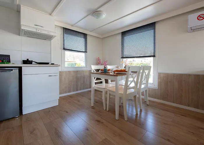 Bicycle Storage - Close To Efteling & Safaripark Beekse Bergen & Parking!