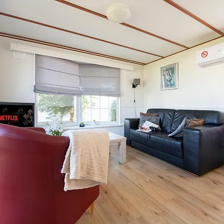 Bicycle Storage - Close To Efteling & Safaripark Beekse Bergen & Parking!