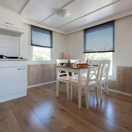 Bicycle Storage - Close To Efteling & Safaripark Beekse Bergen & Parking!